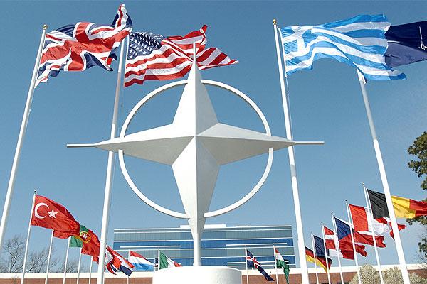 Порошенко погодив зміни зовнішньополітичного курсу України: йдемо у НАТО