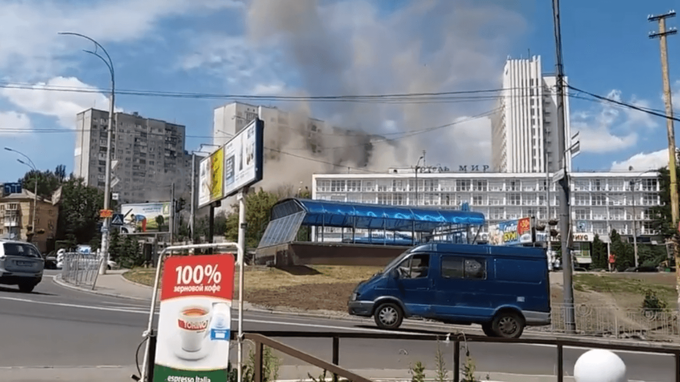 В Києві стався вибух у житловому будинку (ФОТО, ВІДЕО)