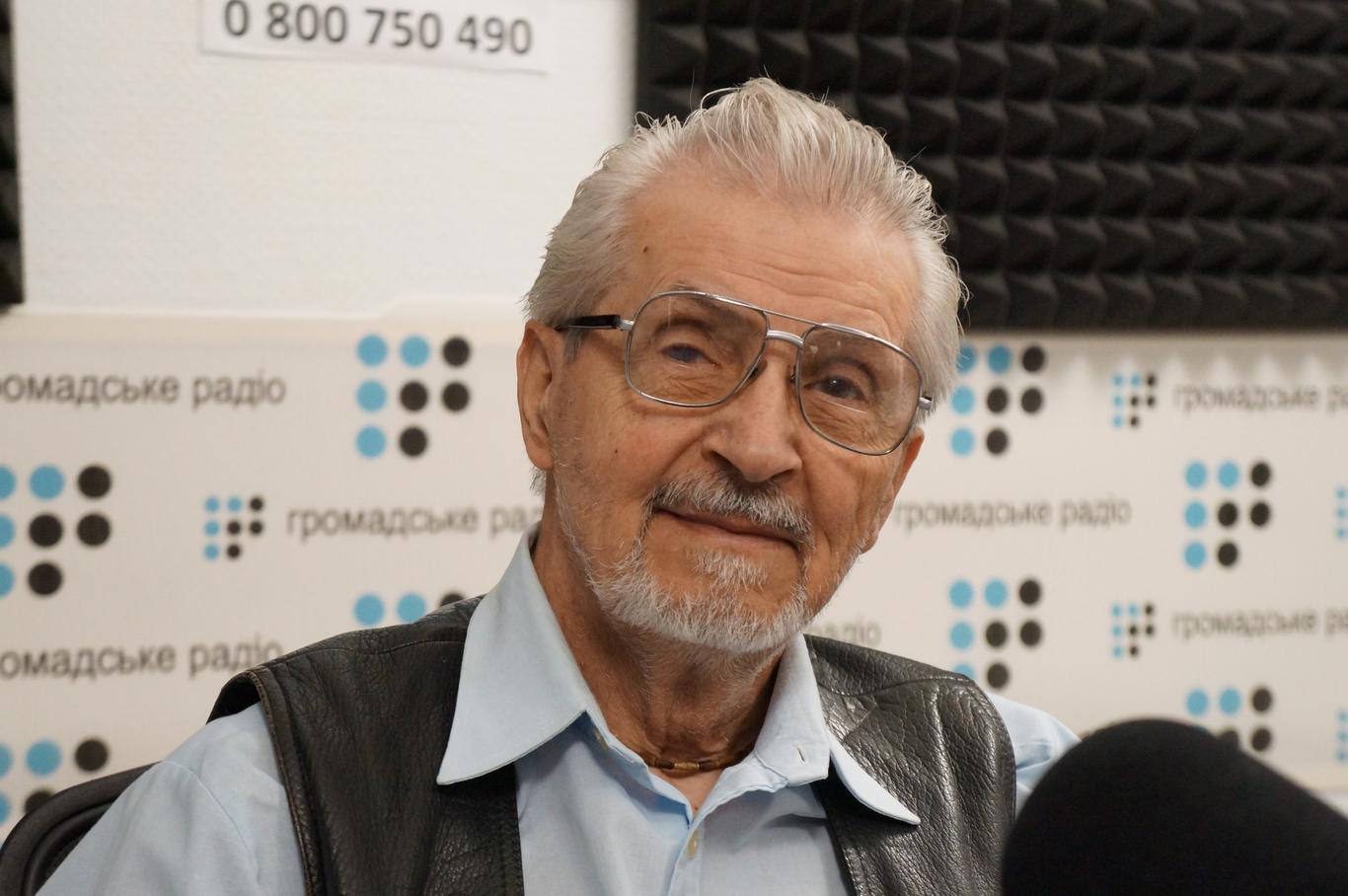 Наша мова одягнена в російську абетку, — Василь Чебаник