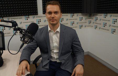 Юрист не повинен жити в казармі і марширувати, а повинен розуміти філософію права, — Жернаков