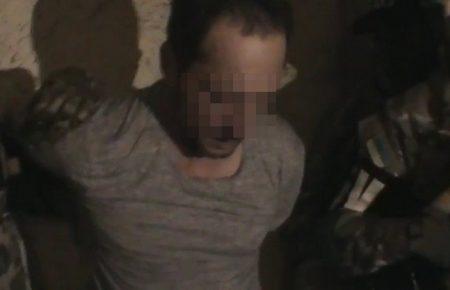 У Києві затримали агента спецслужб РФ. Йому повідомили про підозру у держзраді (ФОТО)