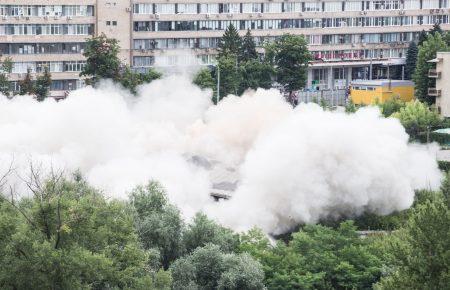 В центрі Харкова підірвали аварійний будинок (ФОТО, ВІДЕО)