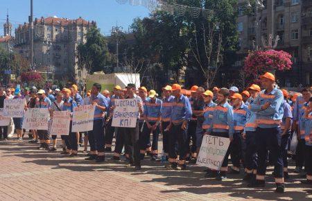 З’явилися фото протесту паркувальників під будівлею КМДА