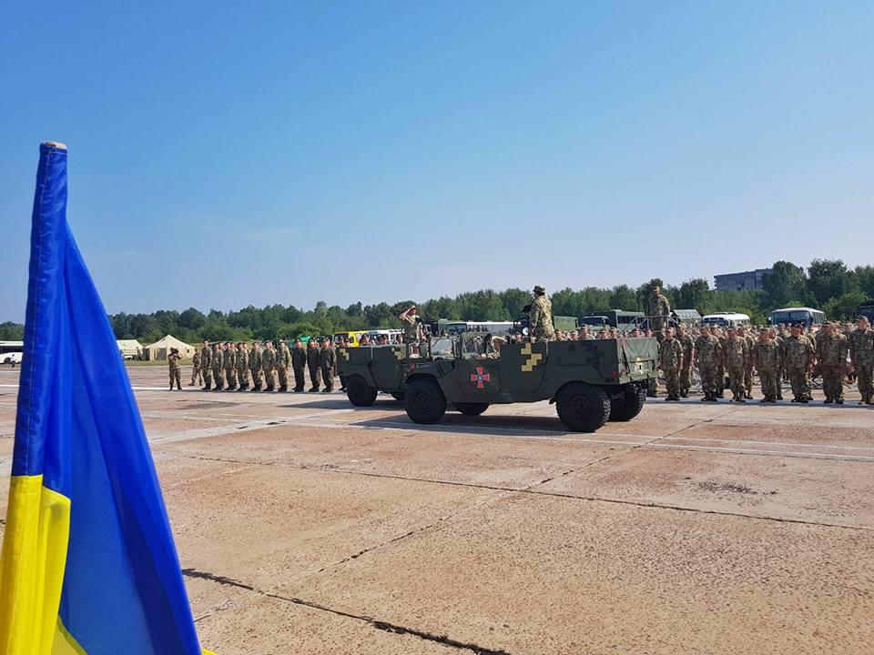 Стрункі військові та українські стяги: репетиція до Дня Незалежності (ФОТО)