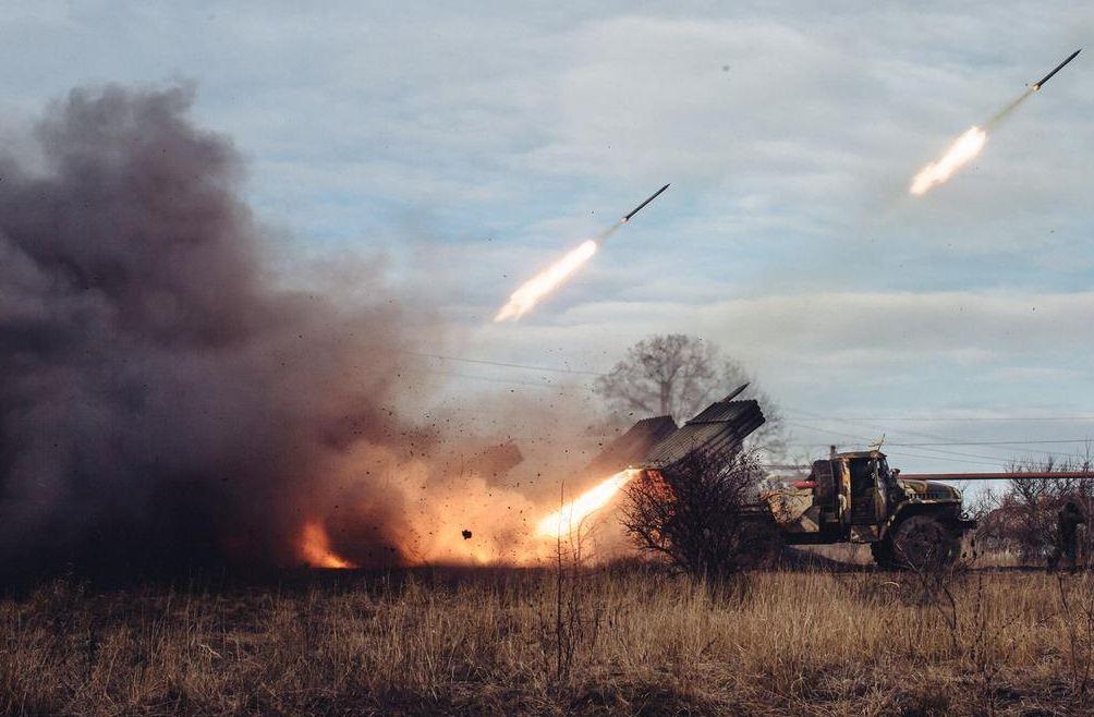 Поблизу Водяного ворог використовує невідоме важке озброєння, — військові ЗСУ (ВІДЕО)