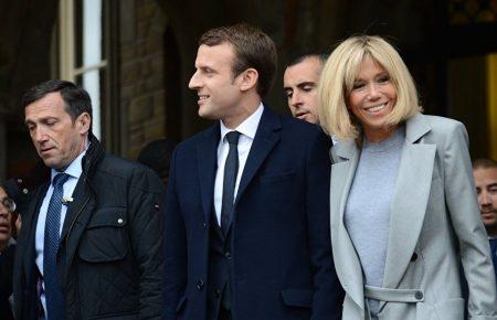 Французи виступили проти витрат на дружину Макрона