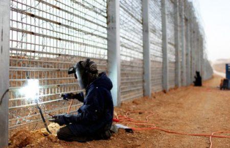 Холодницький назвав імена посадовців, яких підозрюють у розкраданні грошей на проект «Стіна»