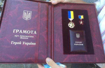 Звання Героя України отримали лейтенант Тарасюк і капітан Лоскот (посмертно)