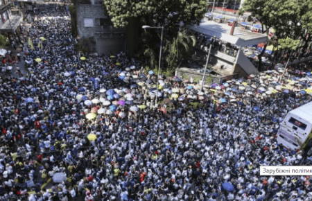 Гонконг: тисячі людей вийшли на протест на підтримку засуджених активістів