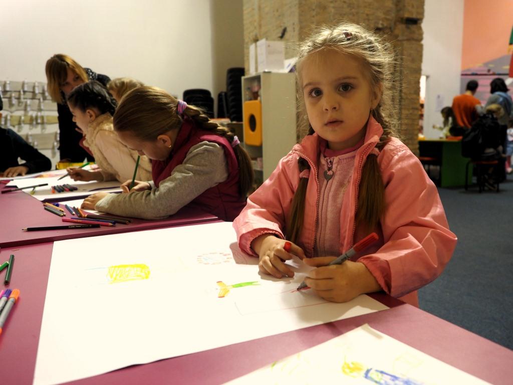 Рисунки детей, которые видели войну презентуют в столице, — организаторка о необходимостях для мероприятия