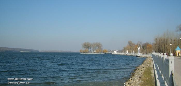 На Тернопільському ставку потонула дівчина (ФОТО)