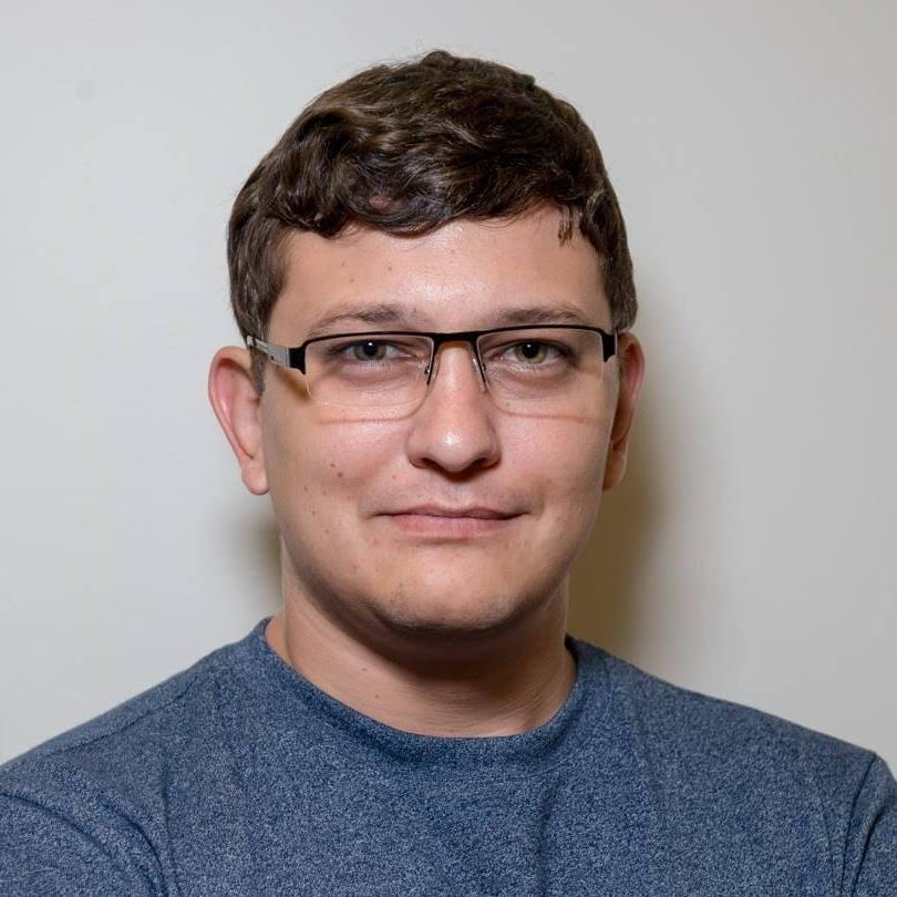 Журналістика і насильство. Ким є чоловік, якого вдарив Шабунін?