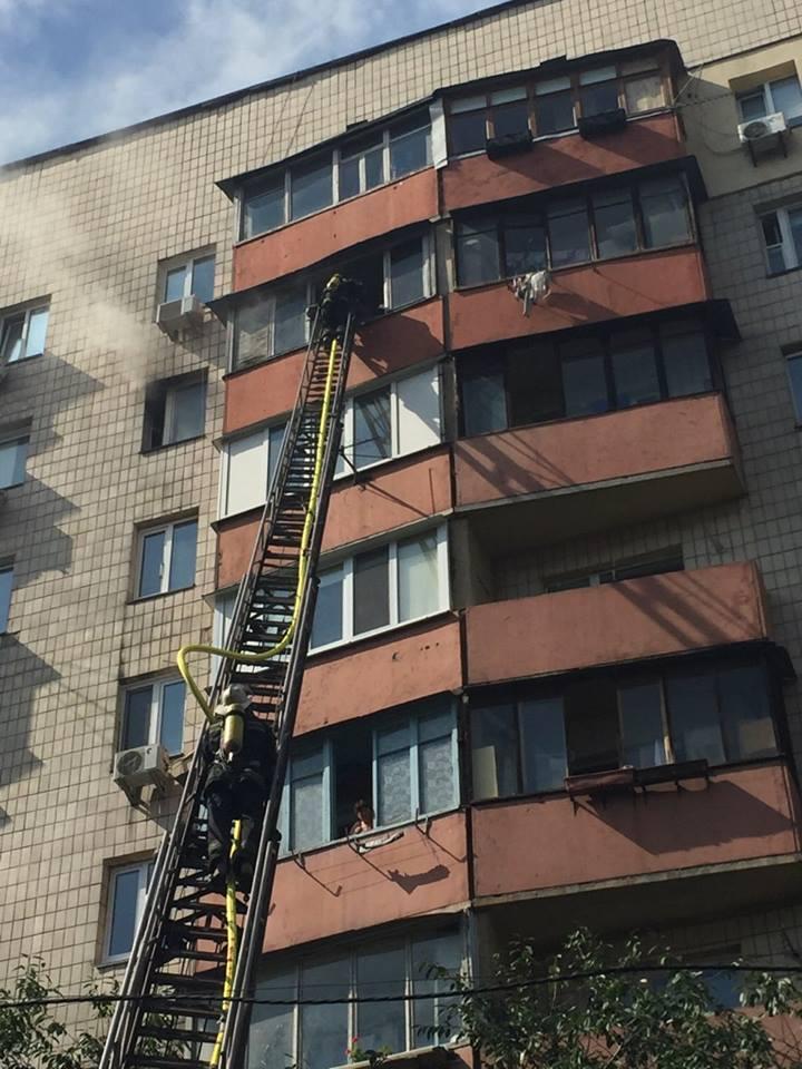 Під час пожежі у столичній дев'ятиповерхівці загинула дитина