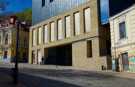 Фейк на дві дії: як у Театрі на Подолі по-новому прочитали Старицького