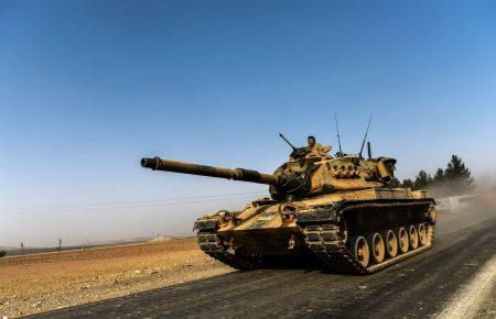 Туреччина перекидає війська до кордону з Сирією