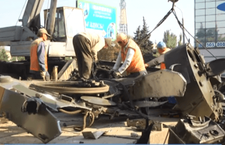 В Луганську повністю демонтували пам’ятник підірваний 18 вересня (ВІДЕО)