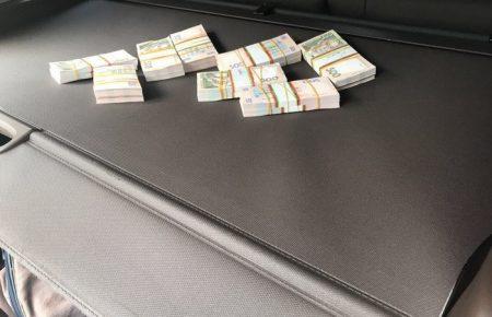 На Буковині спіймали на хабарі начальника податкової
