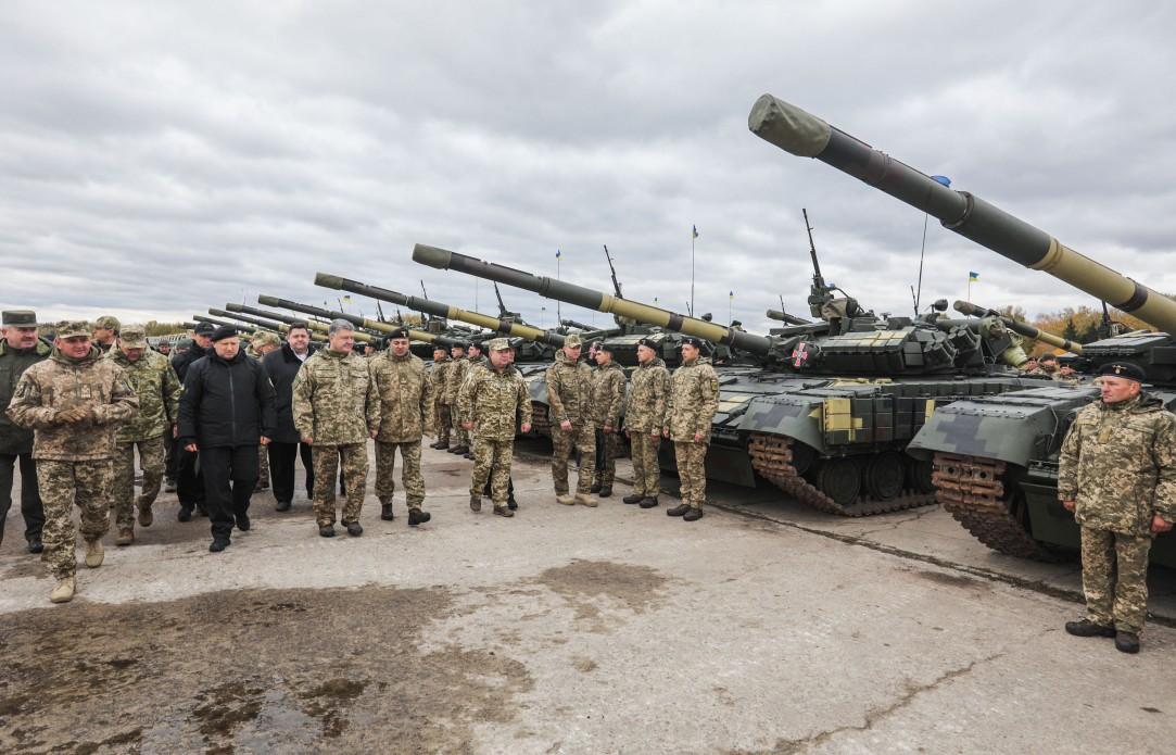 Під час візиту Порошенка у Житомир військові відпрацьовували наступальну операцію (ФОТО)