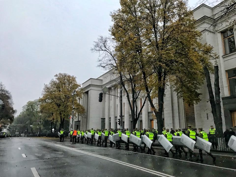 МВС просить учасників акції під ВР не провокувати правоохоронців