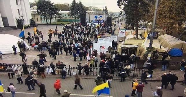 Під Раду стягнули 700 правоохоронців (ФОТО)