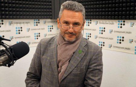 На вкрадені гроші МО можна було б купити 100 новеньких джипів під санітарний транспорт для фронту, — Друзенко