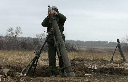 Бойовики з мінометів обстріляли Залізне, є поранена, — Жебрівський