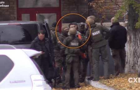 Сина Арсена Авакова привезли до НАБУ (ВІДЕО)