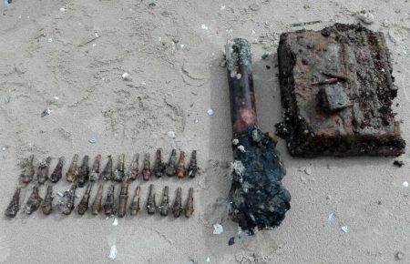 Одеська область: з затонулого німецького судна дістали 12 тисяч боєприпасів (ФОТО)
