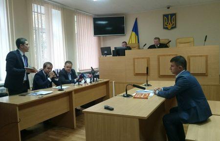 Біля Печерського суду сталася бійка. Кілька людей шпиталізовано (ФОТО)