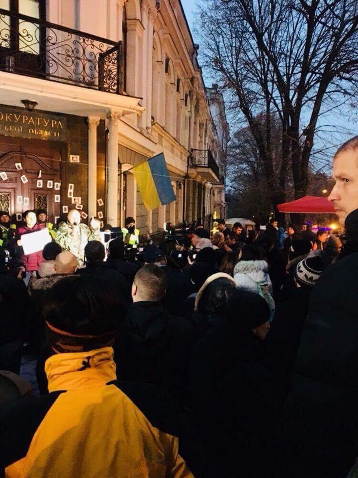 В Одесі активісти виступають проти затримання учасників заворушень біля Літнього театру (ФОТО, ВІДЕО)