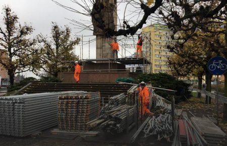 В польському Щецині демонтують пам’ятник «Вдячності радянським солдатам»