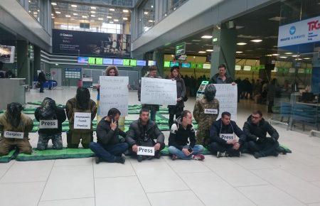 Депортовані грузини сьогодні можуть прибути поромом до Поті, — адвокат