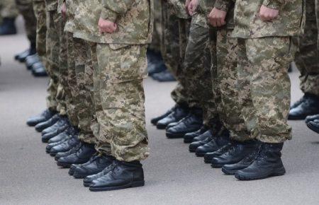 Жоден військовий не має права перевіряти цивільну людину за межами частини, - військовий експерт