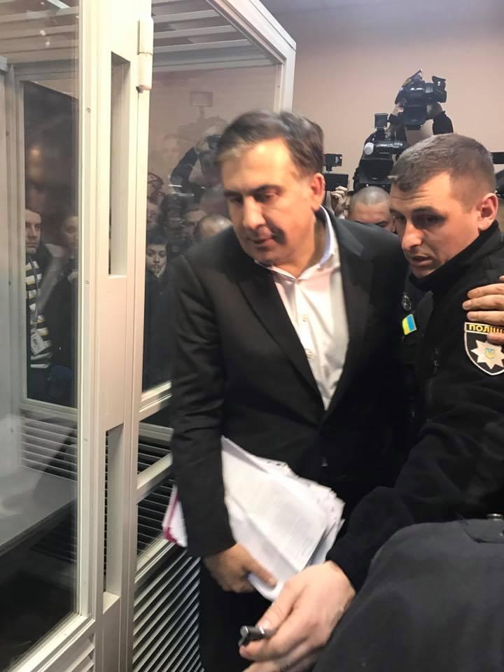 Суд обирає Саакашвілі запобіжний захід (ОНОВЛЮЄТЬСЯ)