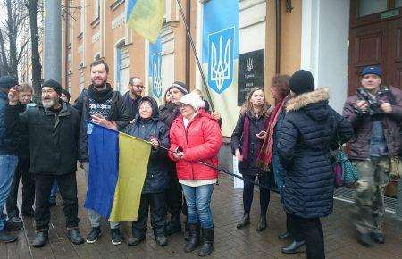 Вищий адмінсуд скасував засідання у справі про пам’ятник-колону в Харкові