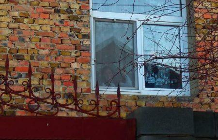 Російські силовики проводять обшуки в будинках на двох вулицях Сімферополя (ФОТО, ВІДЕО)