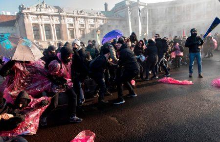 Курц став канцлером Австрії, у Відні протестують