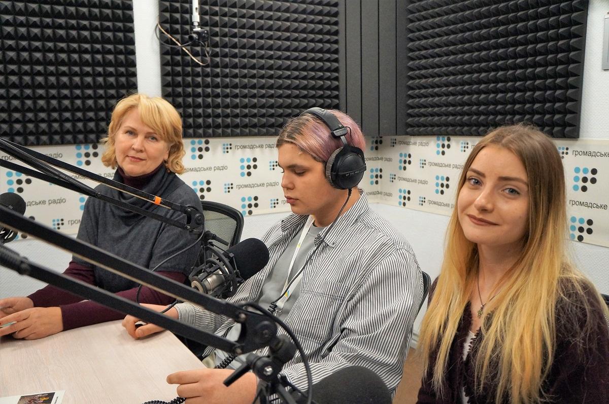 Б’є — значить любить? Як розпізнати насильника на початку відносин (Відео)