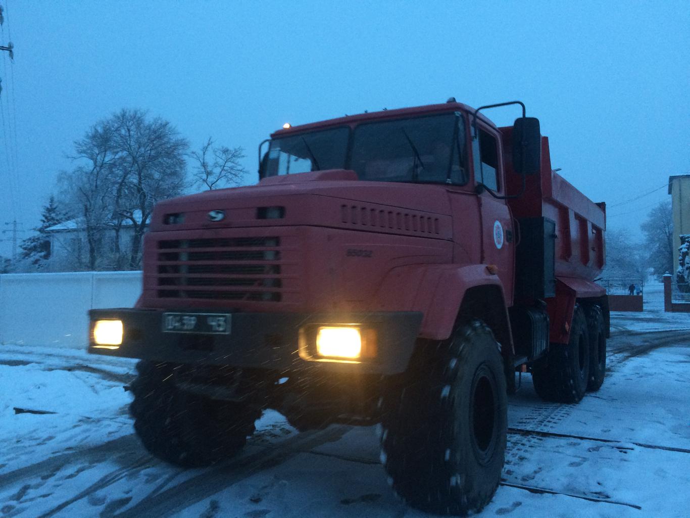 Закарпаття засипало снігом: рятувальники чергують на перевалах(ФОТО,ВІДЕО)