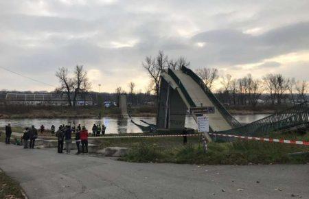 У Празі обвалився пішохідний міст, є постраждалі