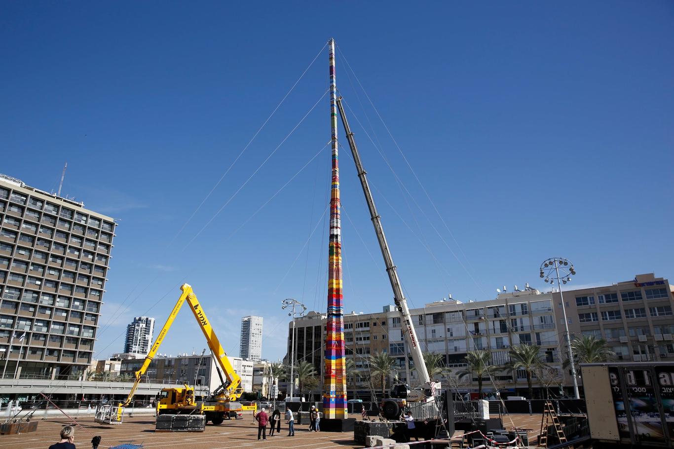 У Тель-Авіві побудували найвищу вежу з Lego (ВІДЕО)