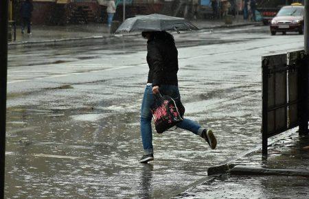 На Донбасі через негоду без світла залишились 53 населені пункти