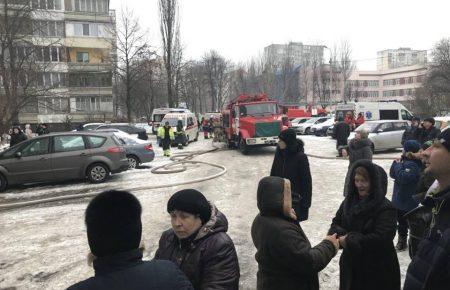 У київській багатоповерхівці сталася пожежа: одна людина загинула