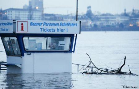 Німецький Рейн вийшов із берегів (ФОТО)