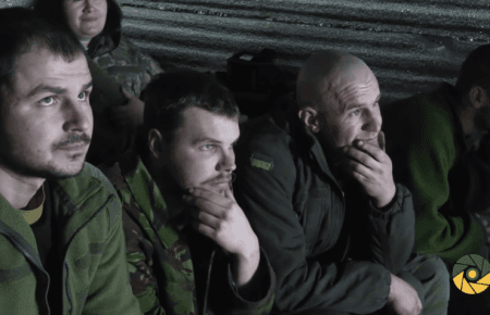 «Кіборгів» показали на передовій. Думки бійця про фільм (ВІДЕО)