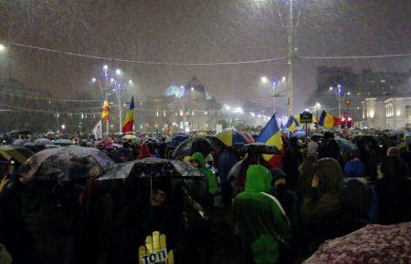«Ні, корупції»: близько 30 тисяч людей вийшли на протести у Бухаресті, — журналістка (ФОТО, ВІДЕО)