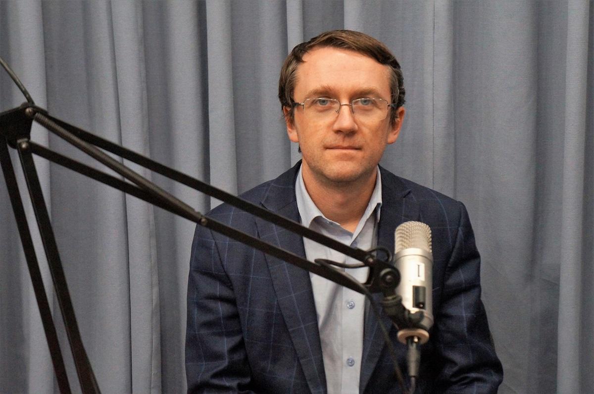 Коли припинить падати курс гривні?