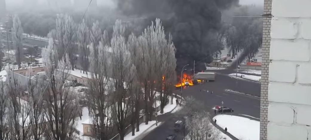 У Києві внаслідок ДТП згоріли машини (ВІДЕО)