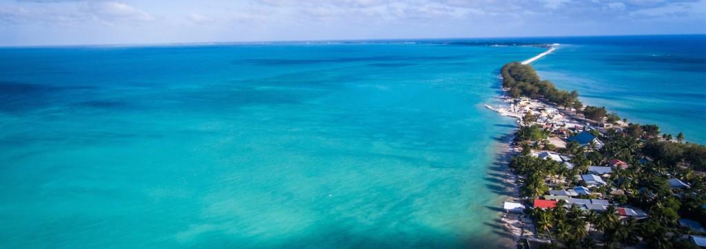 Біля Австралії зник пором із 50 людьми. Його шукають понад тиждень