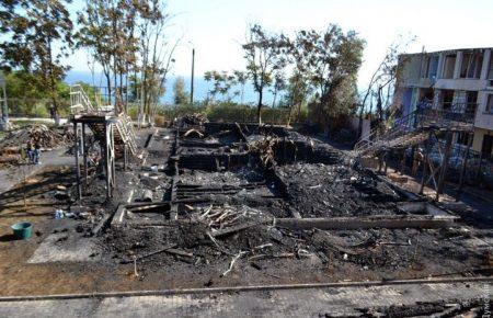 Пожежа в таборі «Вікторія»: майже всі докази згоріли